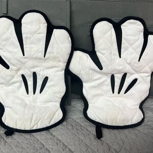 Disney Black and White Mickey Mouse Oven Mitts